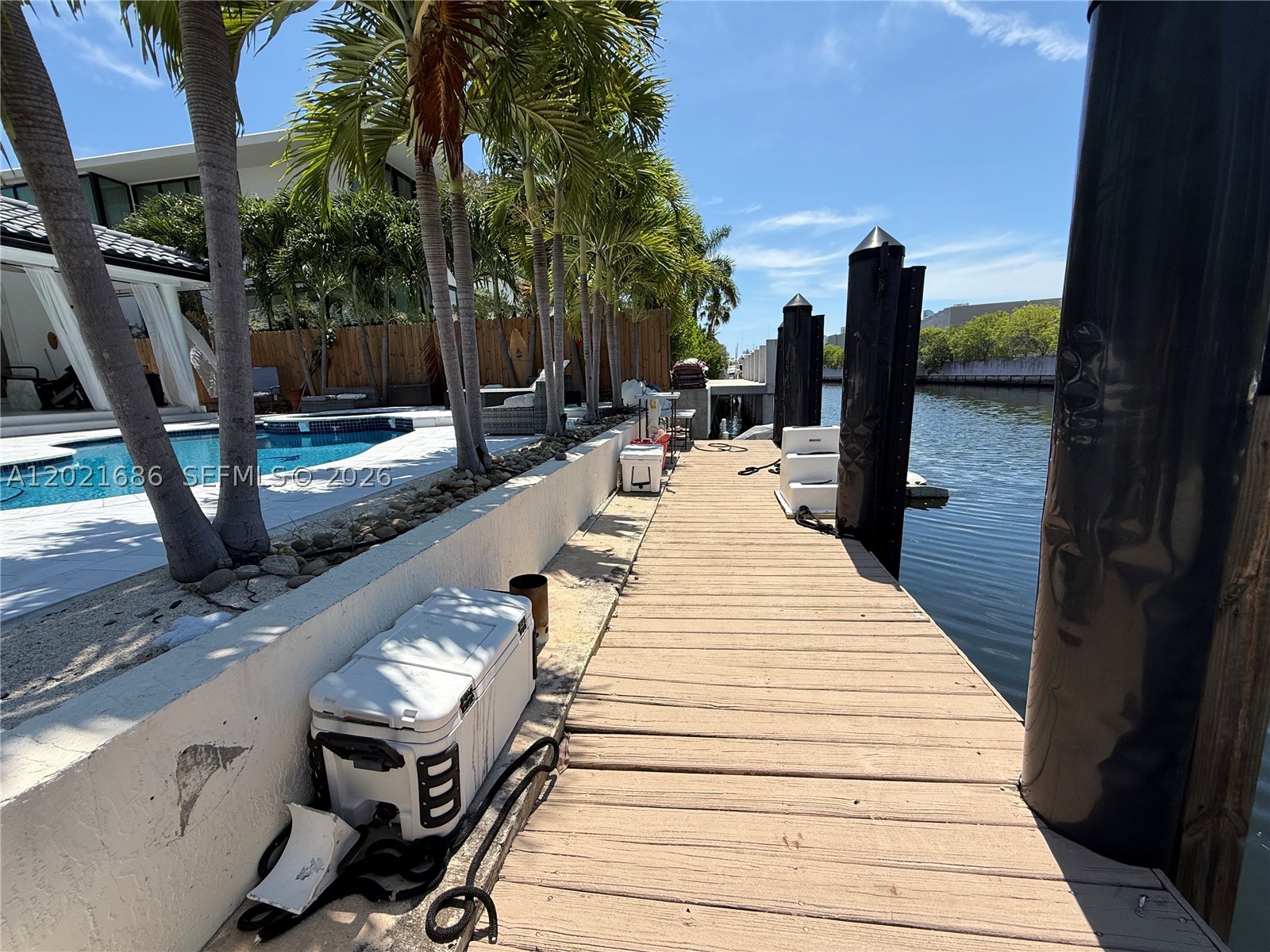 2940 NE 164th St, North Miami Beach FL 33160