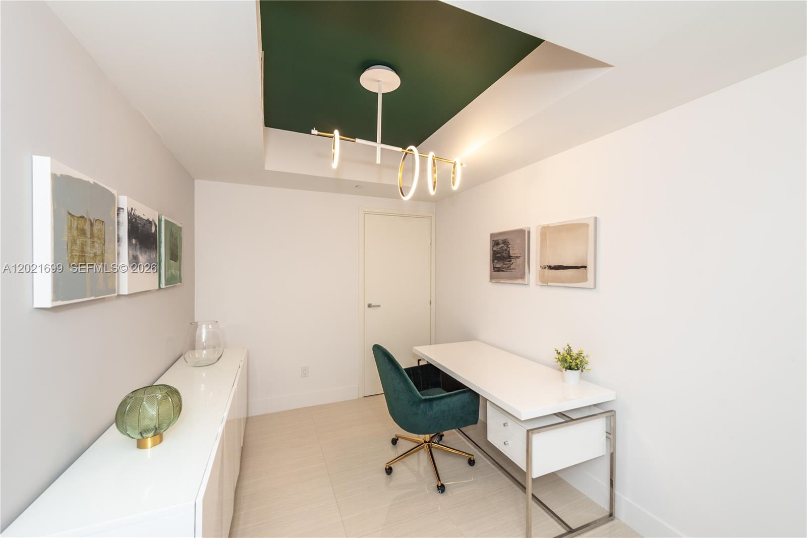 1300 Brickell Bay Dr #2900, Miami FL 33131