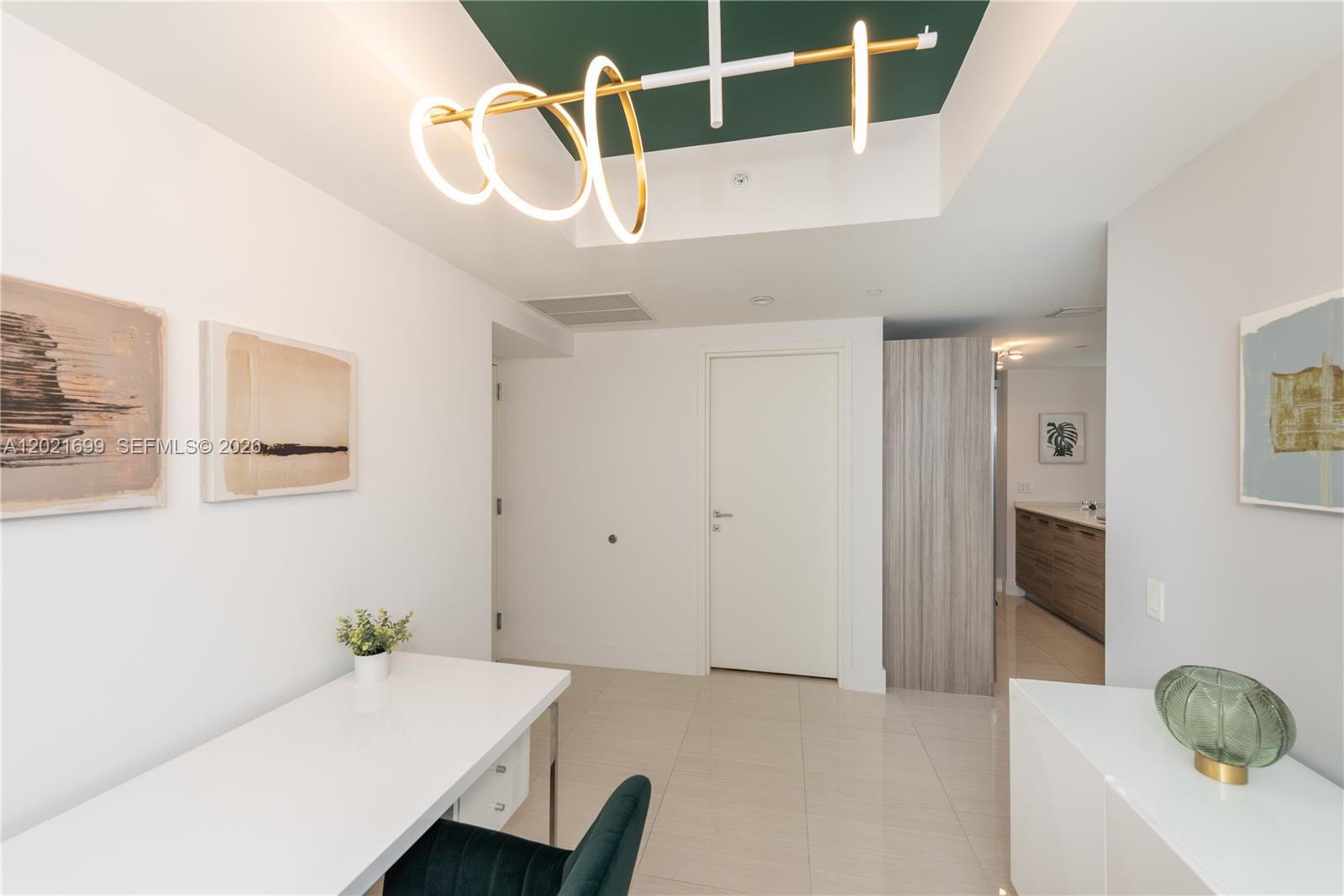 1300 Brickell Bay Dr #2900, Miami FL 33131