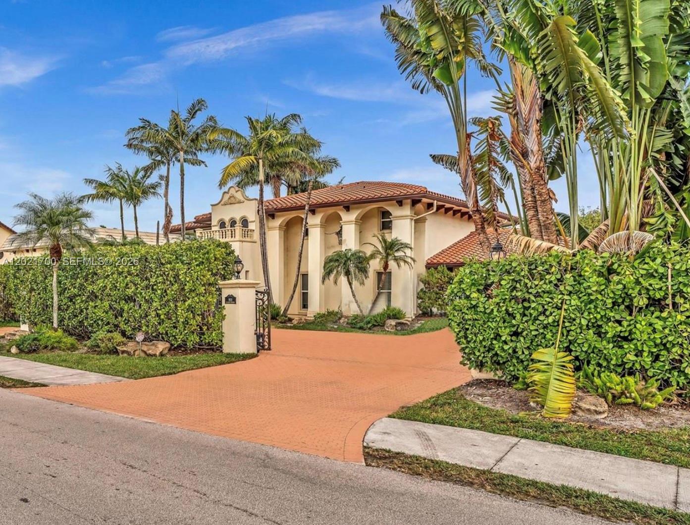 900 Diplomat Pkwy, Hallandale Beach FL 33009