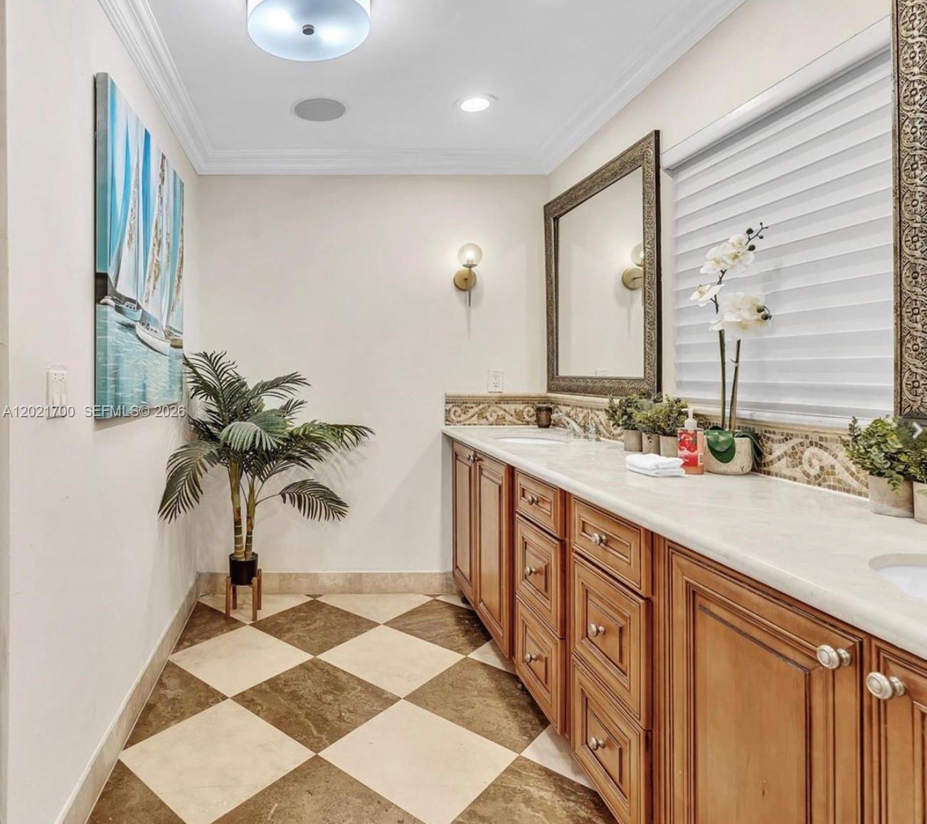 900 Diplomat Pkwy, Hallandale Beach FL 33009