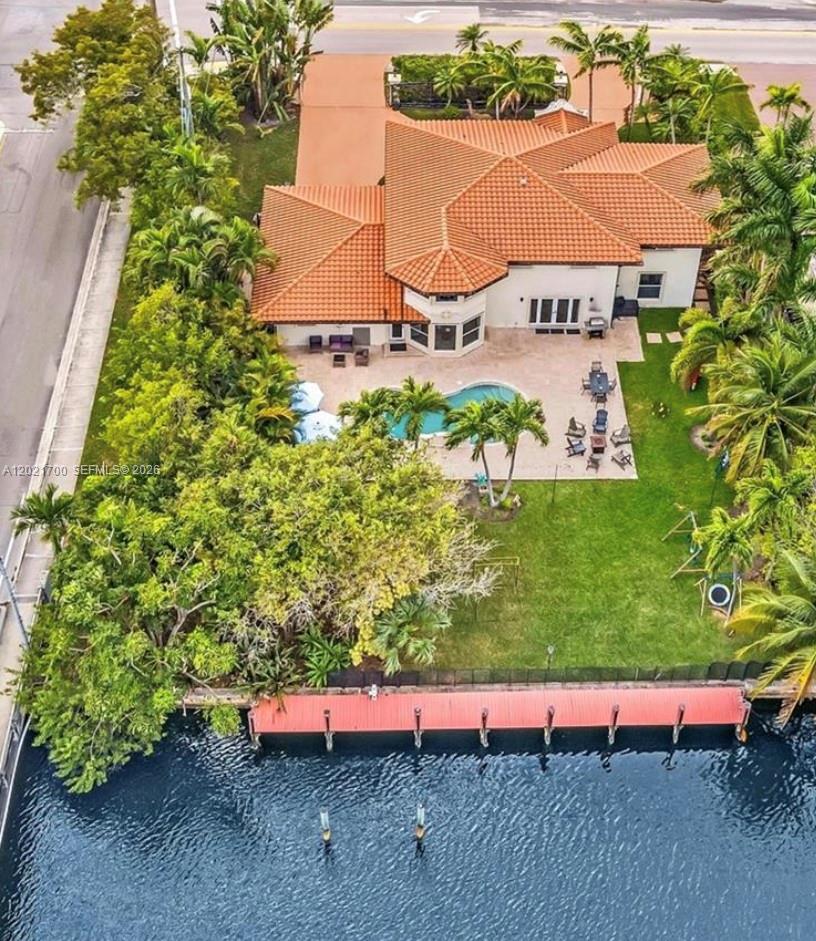 900 Diplomat Pkwy, Hallandale Beach FL 33009