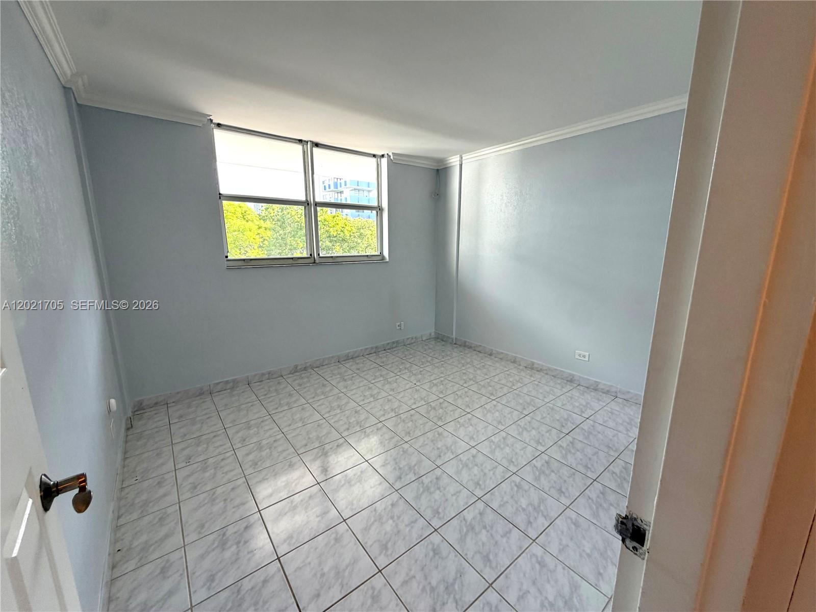 3660 NE 166th St #414, North Miami Beach FL 33160
