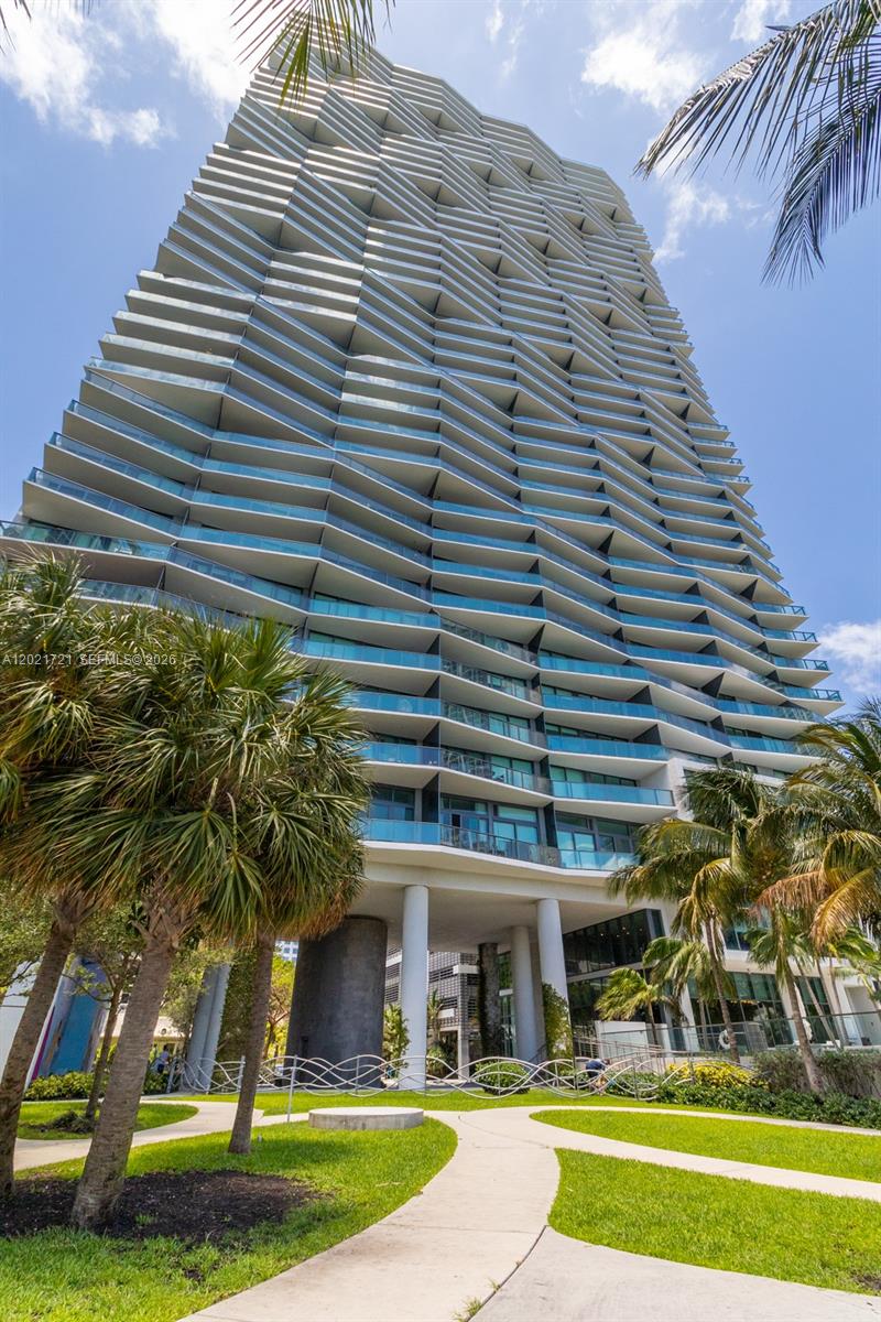 460 NE 28th St #3105, Miami FL 33137