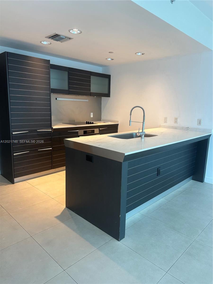 200 Biscayne Boulevard Way #4013, Miami FL 33131