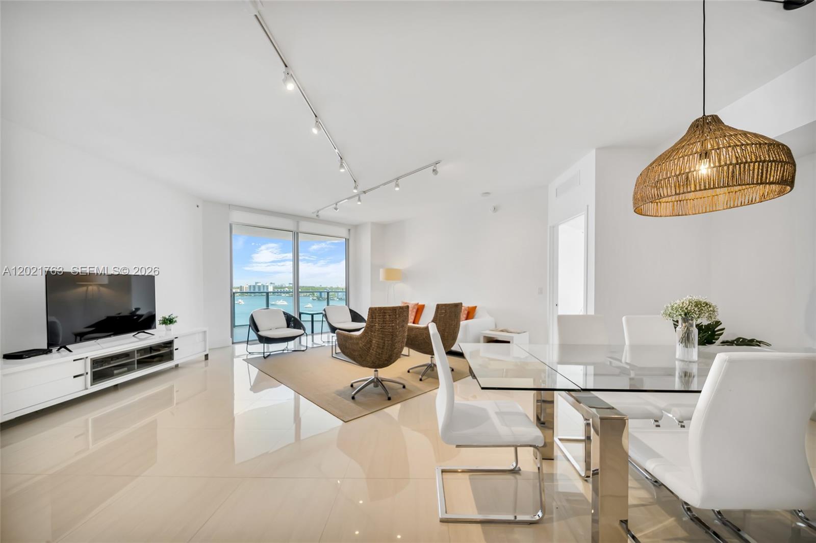 17301 Biscayne Blvd #907, North Miami Beach FL 33160