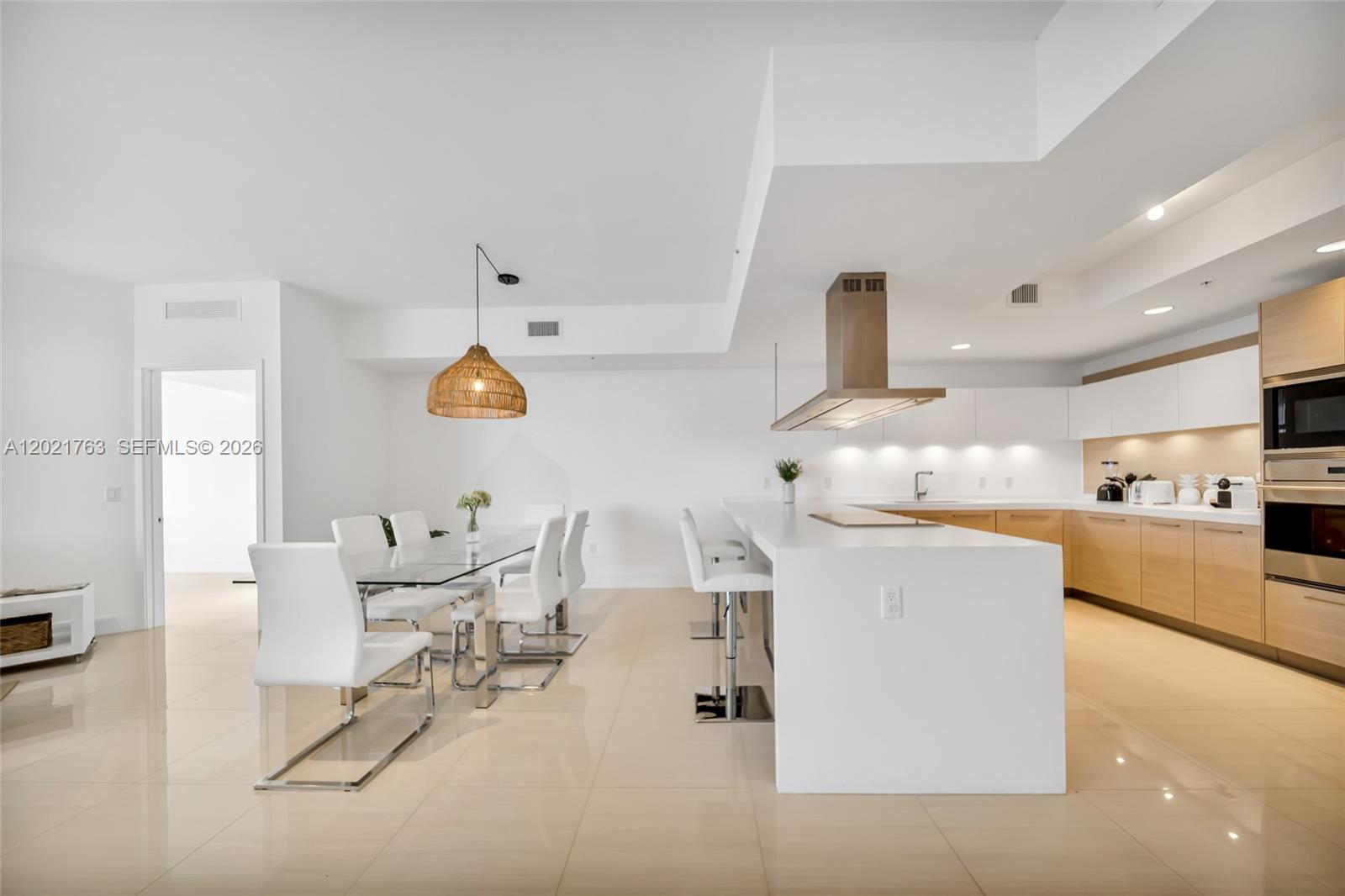 17301 Biscayne Blvd #907, North Miami Beach FL 33160