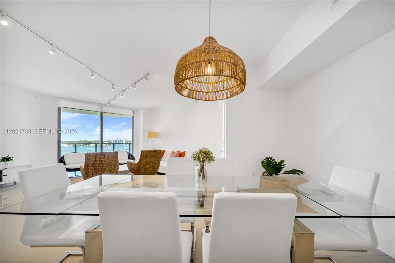 17301 Biscayne Blvd #907, North Miami Beach FL 33160