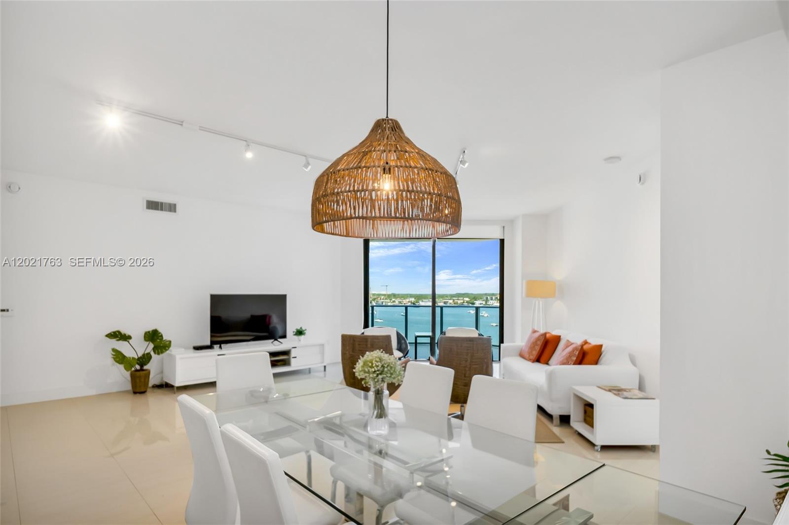 17301 Biscayne Blvd #907, North Miami Beach FL 33160
