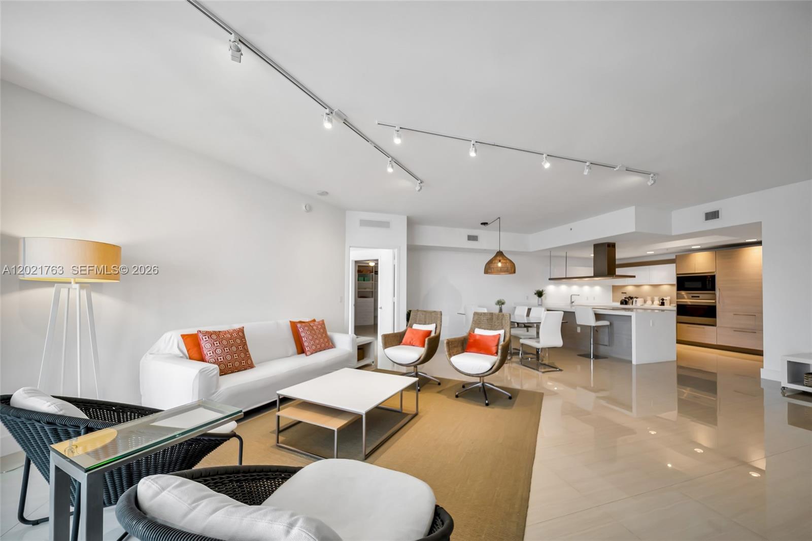 17301 Biscayne Blvd #907, North Miami Beach FL 33160