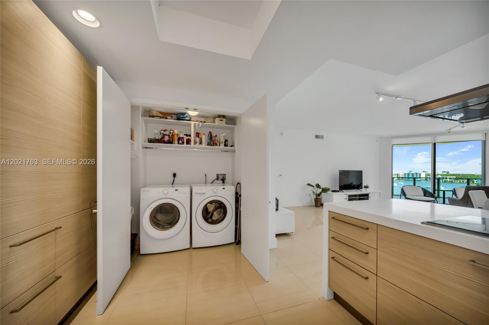 17301 Biscayne Blvd #907, North Miami Beach FL 33160