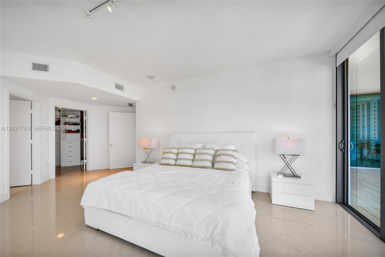 17301 Biscayne Blvd #907, North Miami Beach FL 33160