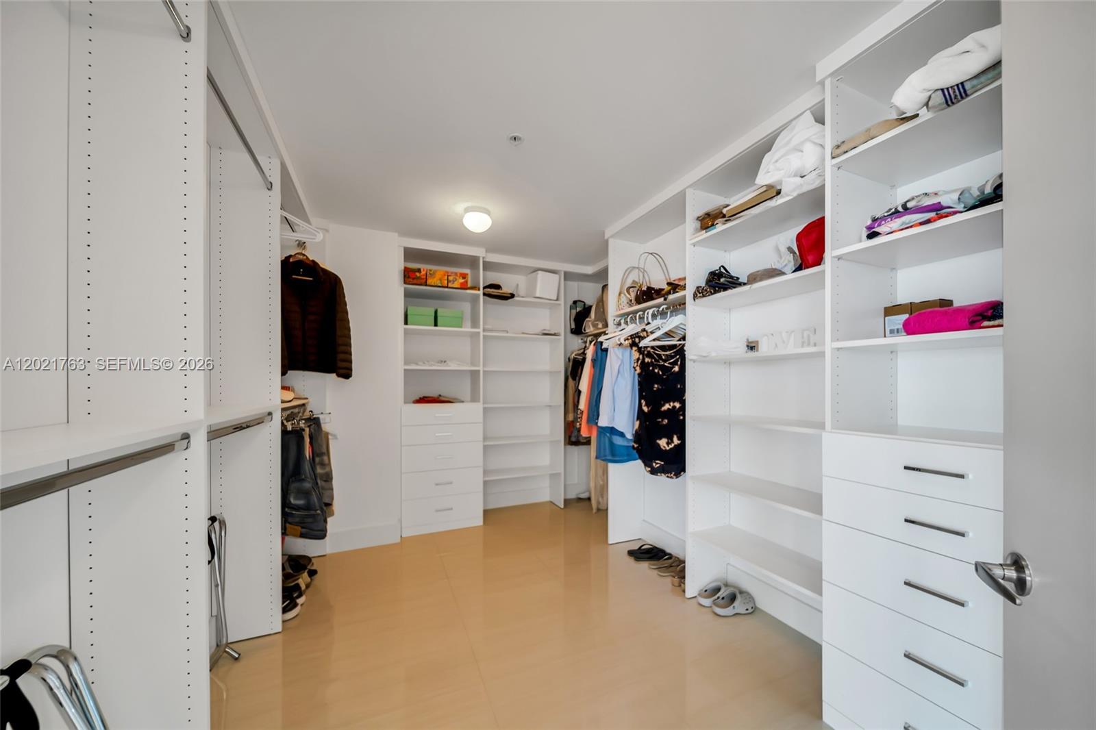 17301 Biscayne Blvd #907, North Miami Beach FL 33160