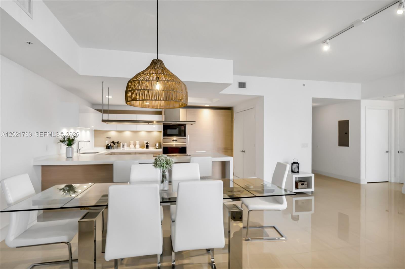 17301 Biscayne Blvd #907, North Miami Beach FL 33160