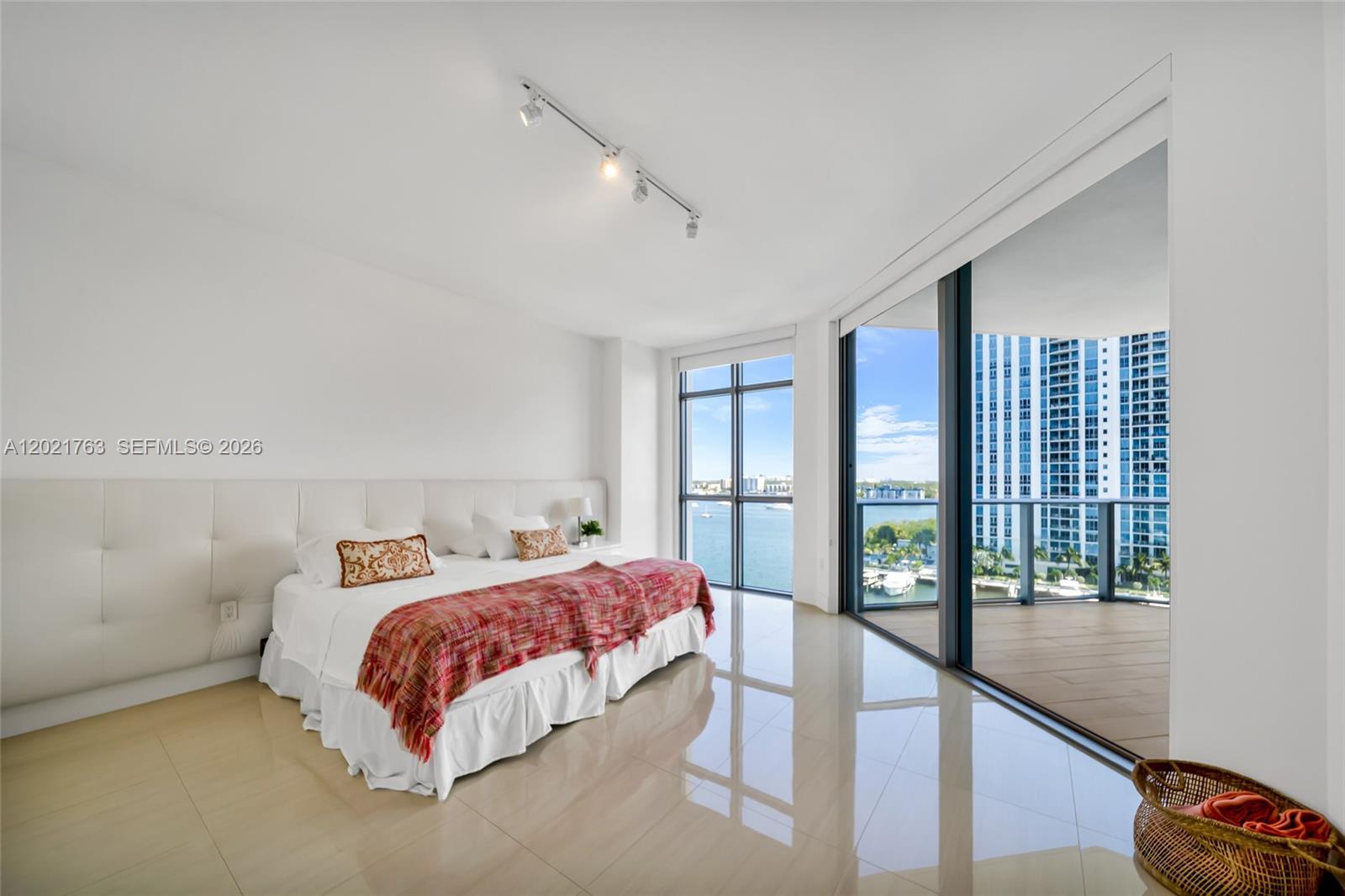 17301 Biscayne Blvd #907, North Miami Beach FL 33160
