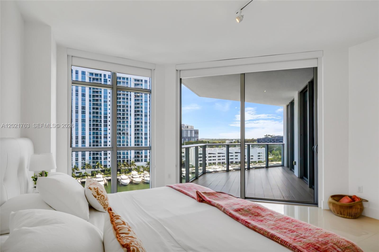 17301 Biscayne Blvd #907, North Miami Beach FL 33160
