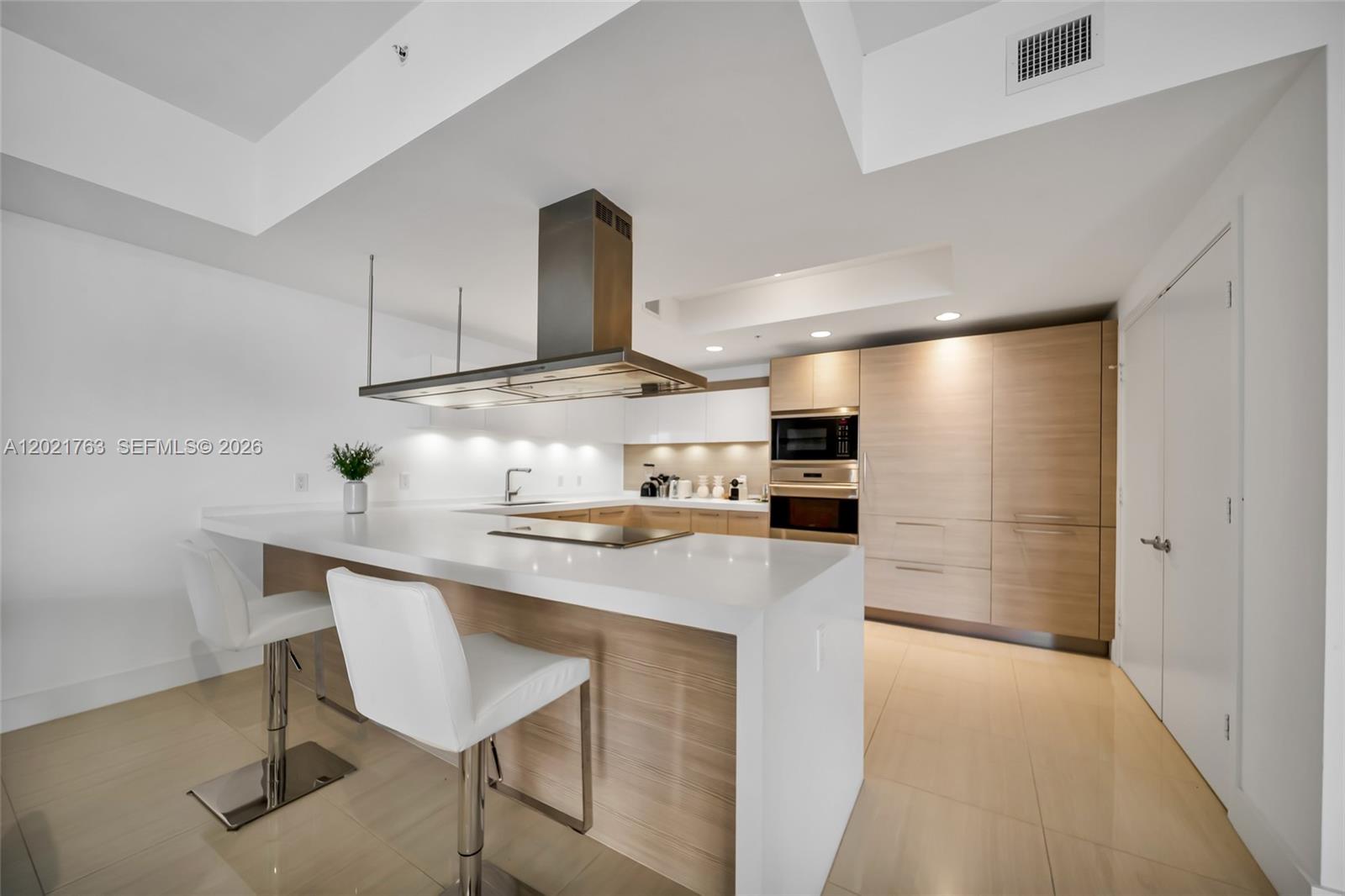 17301 Biscayne Blvd #907, North Miami Beach FL 33160