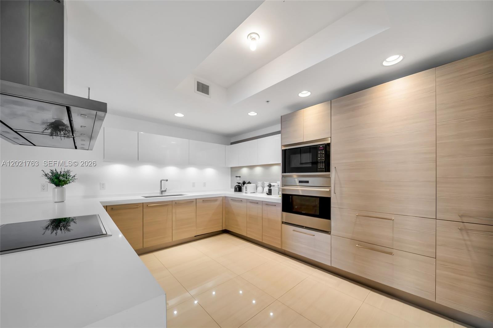 17301 Biscayne Blvd #907, North Miami Beach FL 33160