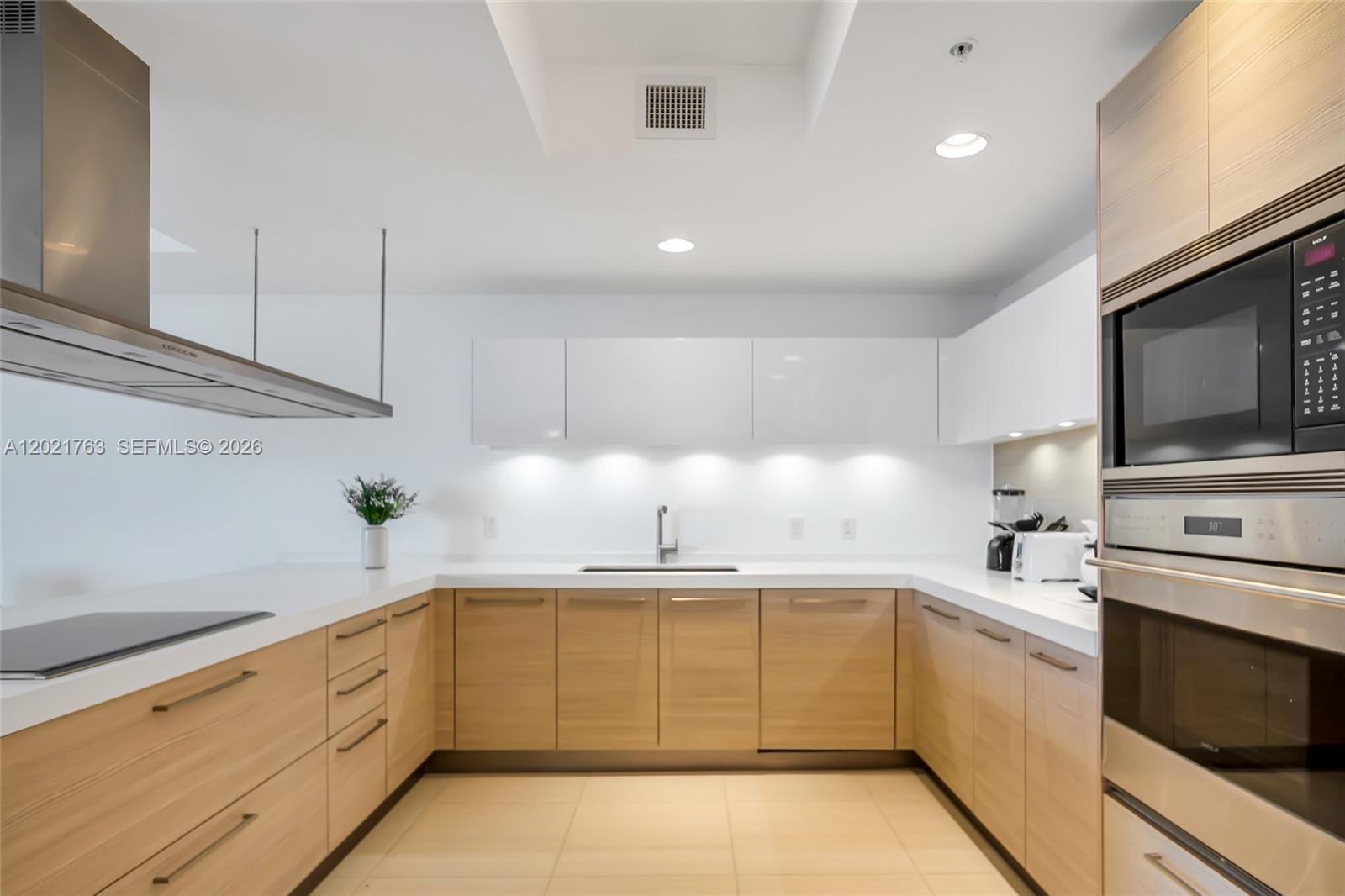 17301 Biscayne Blvd #907, North Miami Beach FL 33160