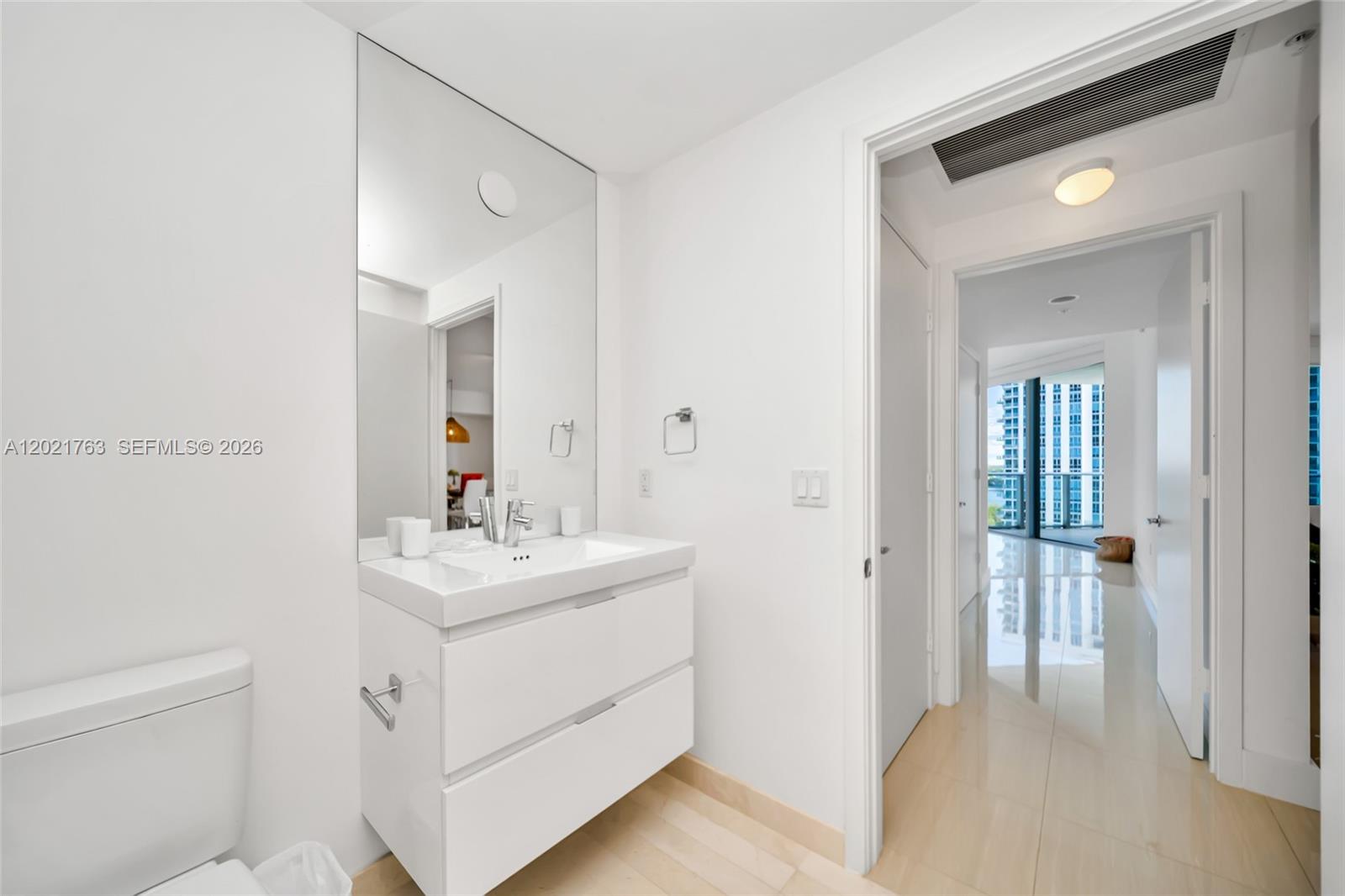 17301 Biscayne Blvd #907, North Miami Beach FL 33160