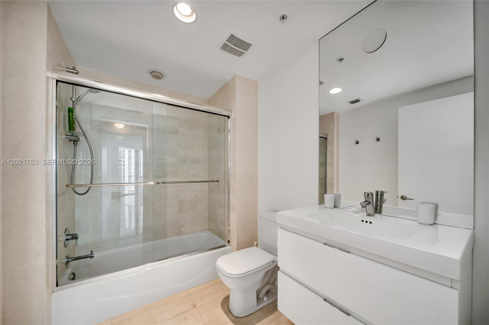 17301 Biscayne Blvd #907, North Miami Beach FL 33160