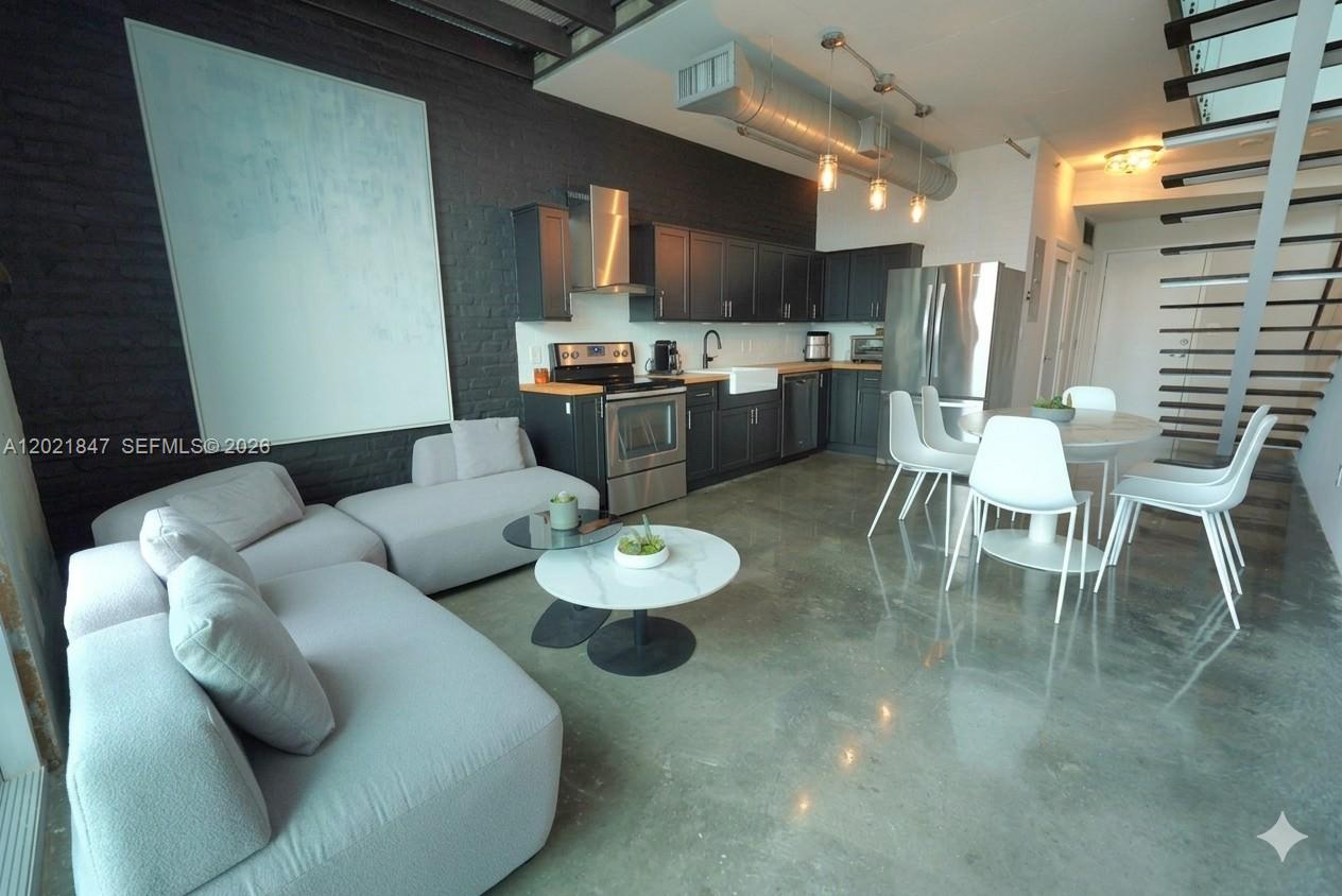 690 SW 1st Ct #1913, Miami FL 33130
