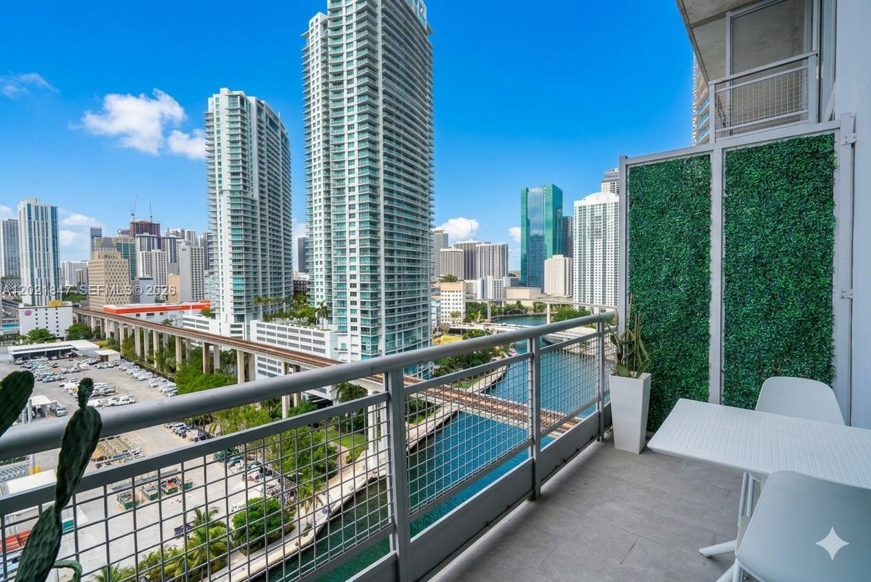 690 SW 1st Ct #1913, Miami FL 33130