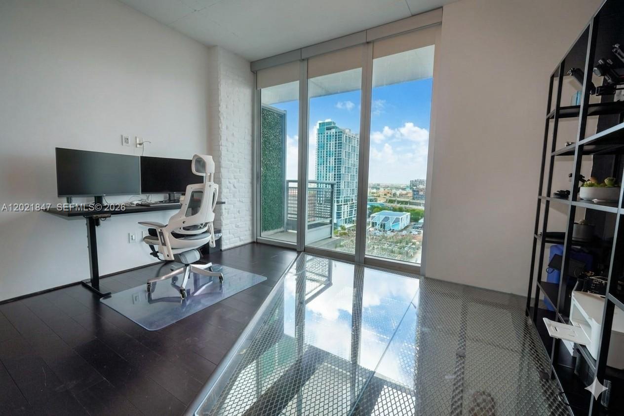 690 SW 1st Ct #1913, Miami FL 33130