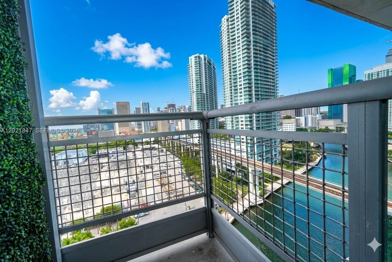 690 SW 1st Ct #1913, Miami FL 33130