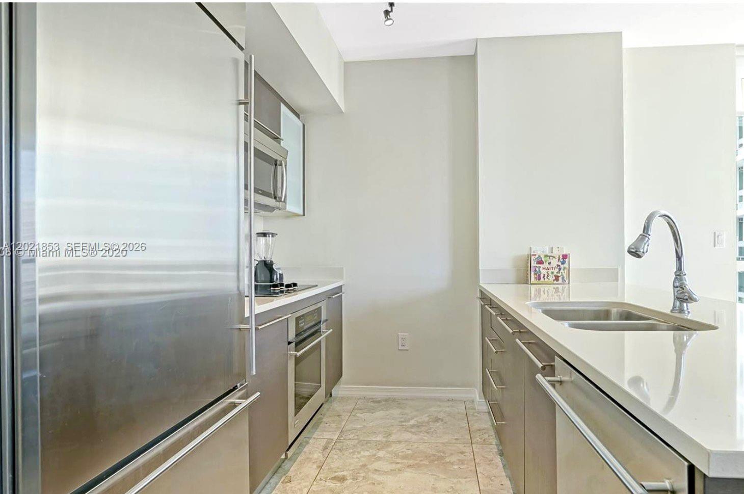 55 SE 6th St #3001, Miami FL 33131