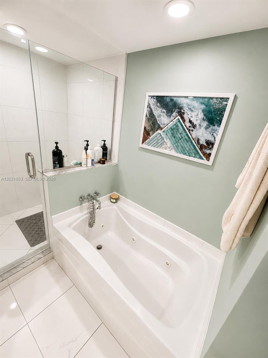 55 SE 6th St #3001, Miami FL 33131