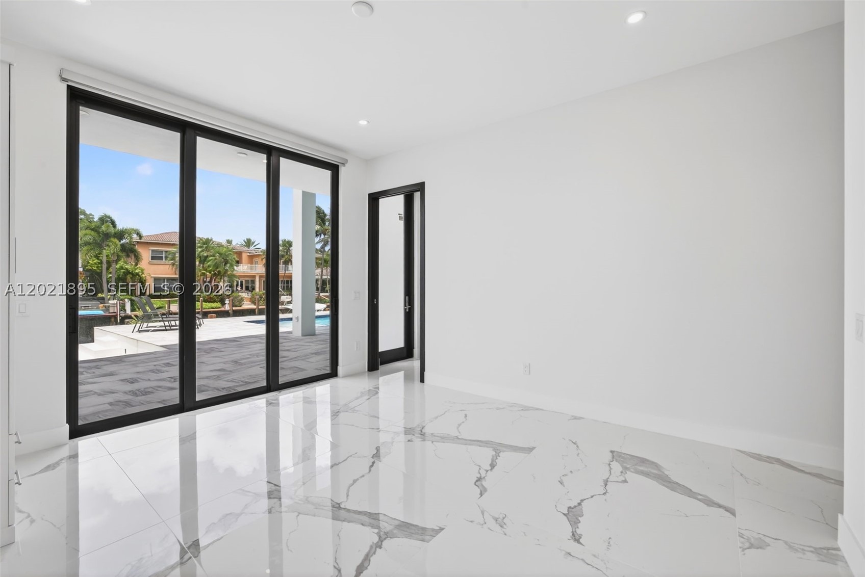 2751 NE 22nd Ct, Pompano Beach FL 33062