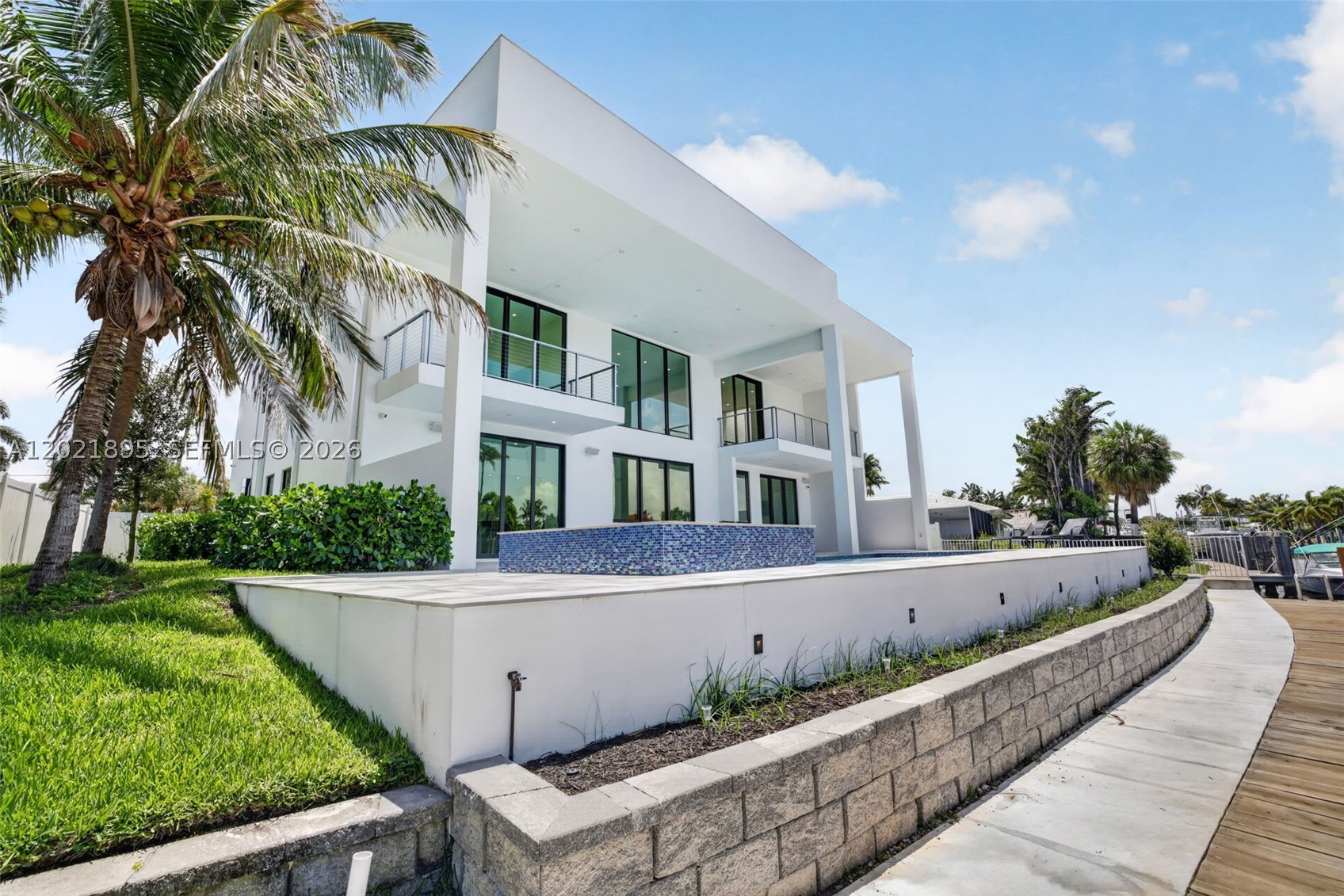 2751 NE 22nd Ct, Pompano Beach FL 33062