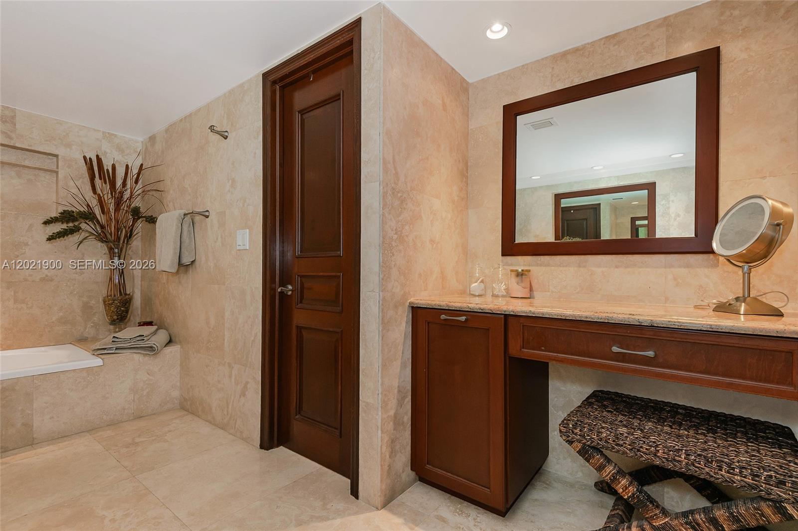 1121 Crandon Blvd #E405, Key Biscayne FL 33149