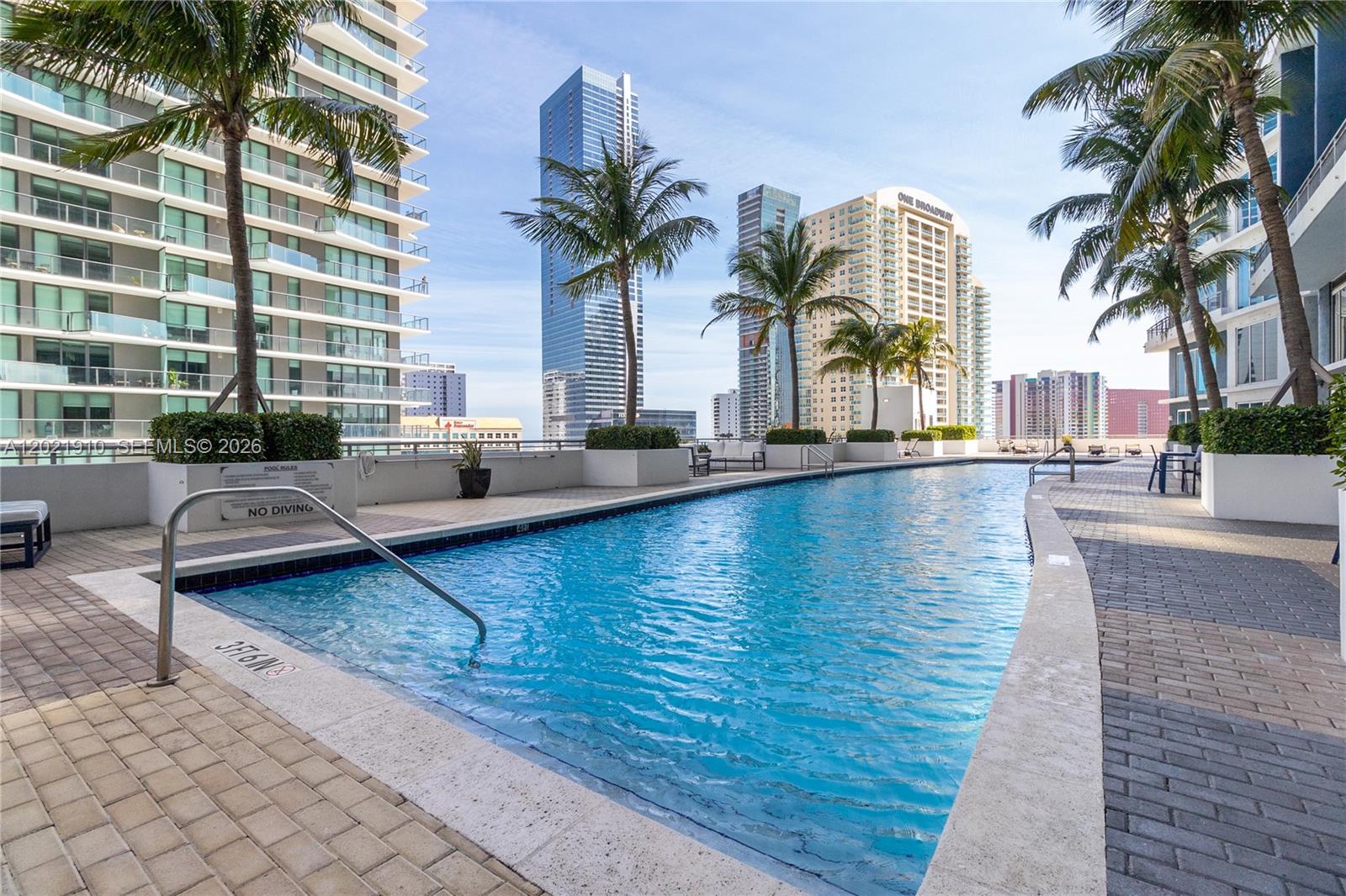 60 SW 13th St #4613, Miami FL 33130
