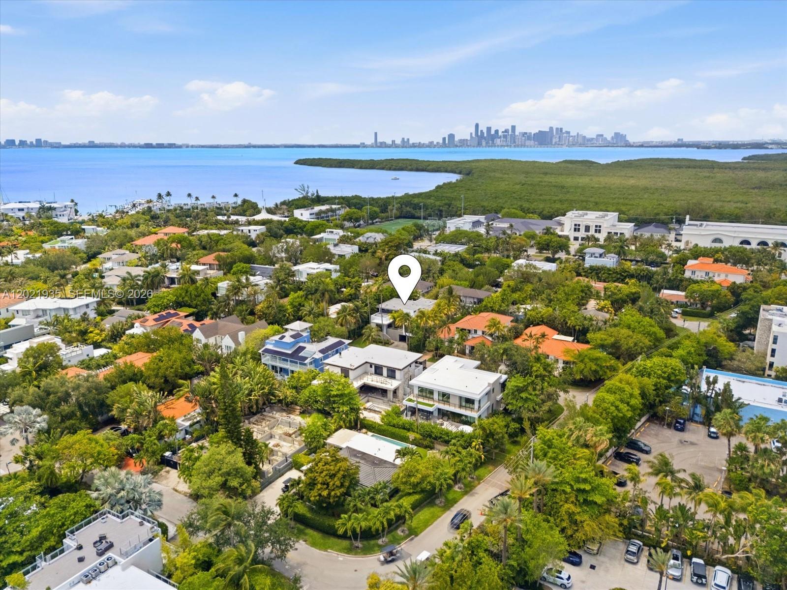 125 Hampton Ln, Key Biscayne FL 33149