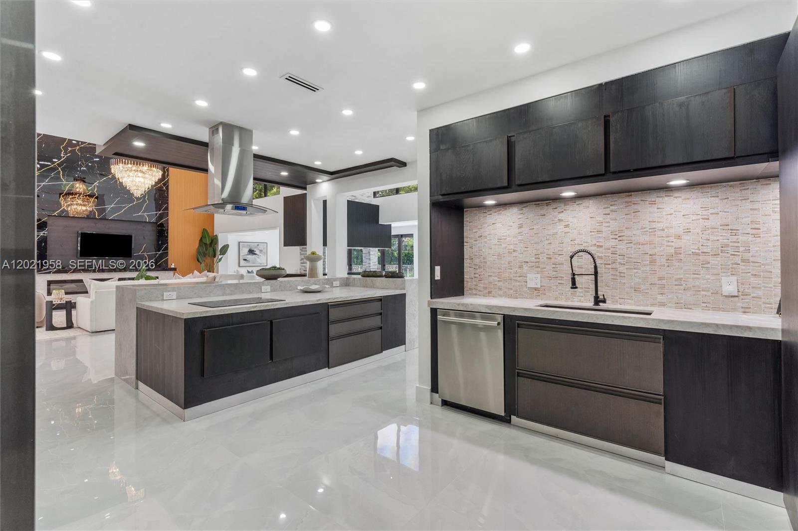 7011 Hialeah Ln, Parkland FL 33067