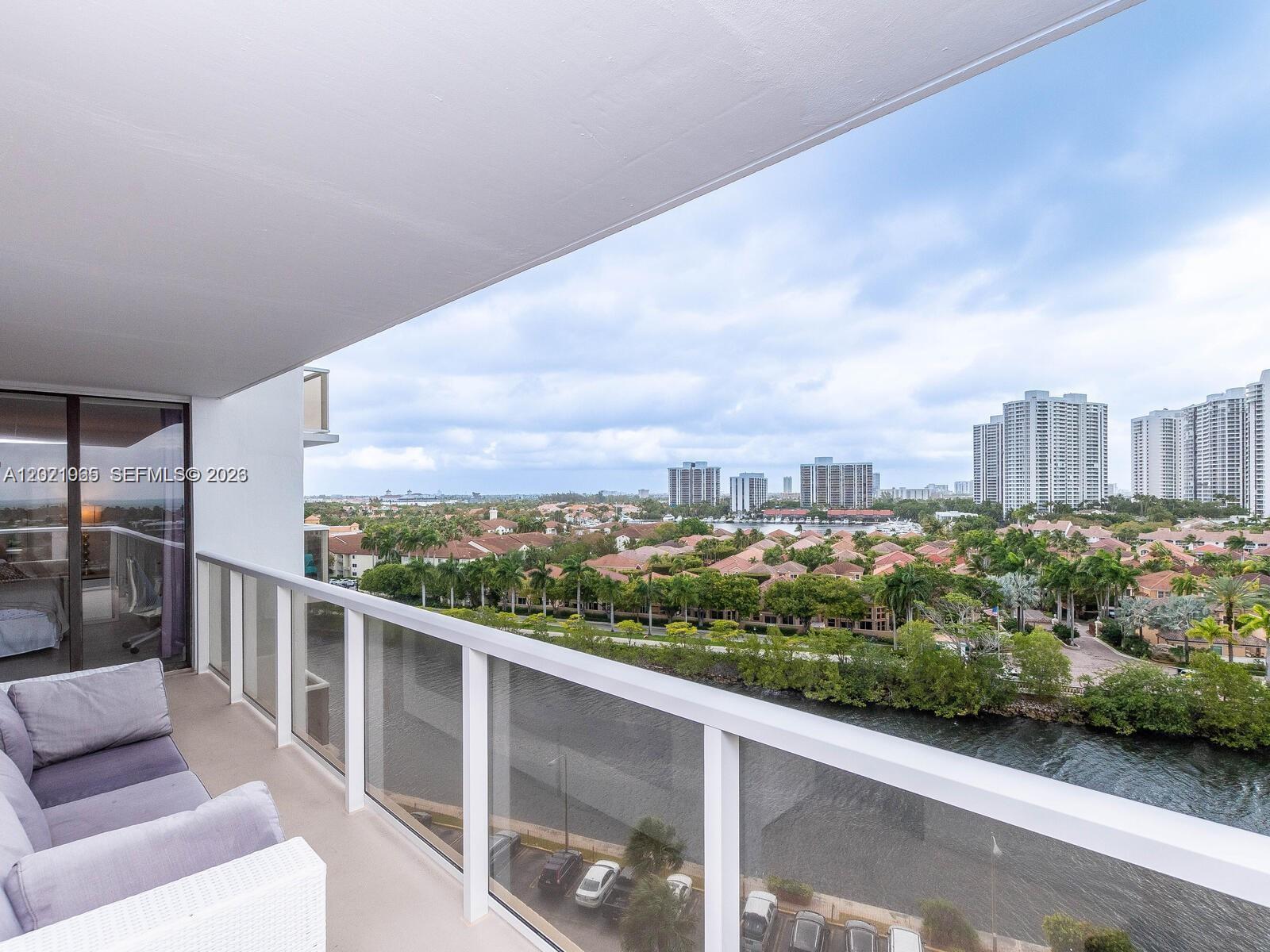 3701 N Country Club Dr #1002, Aventura FL 33180