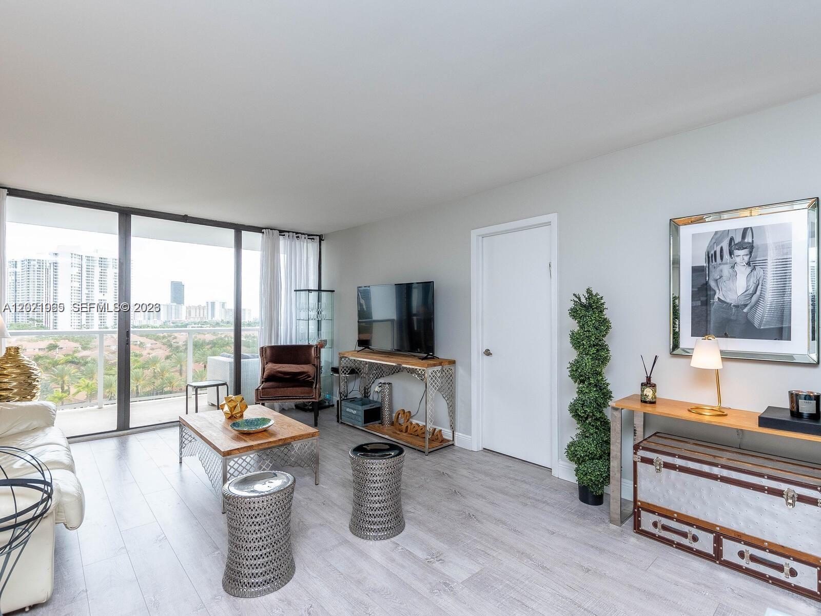 3701 N Country Club Dr #1002, Aventura FL 33180