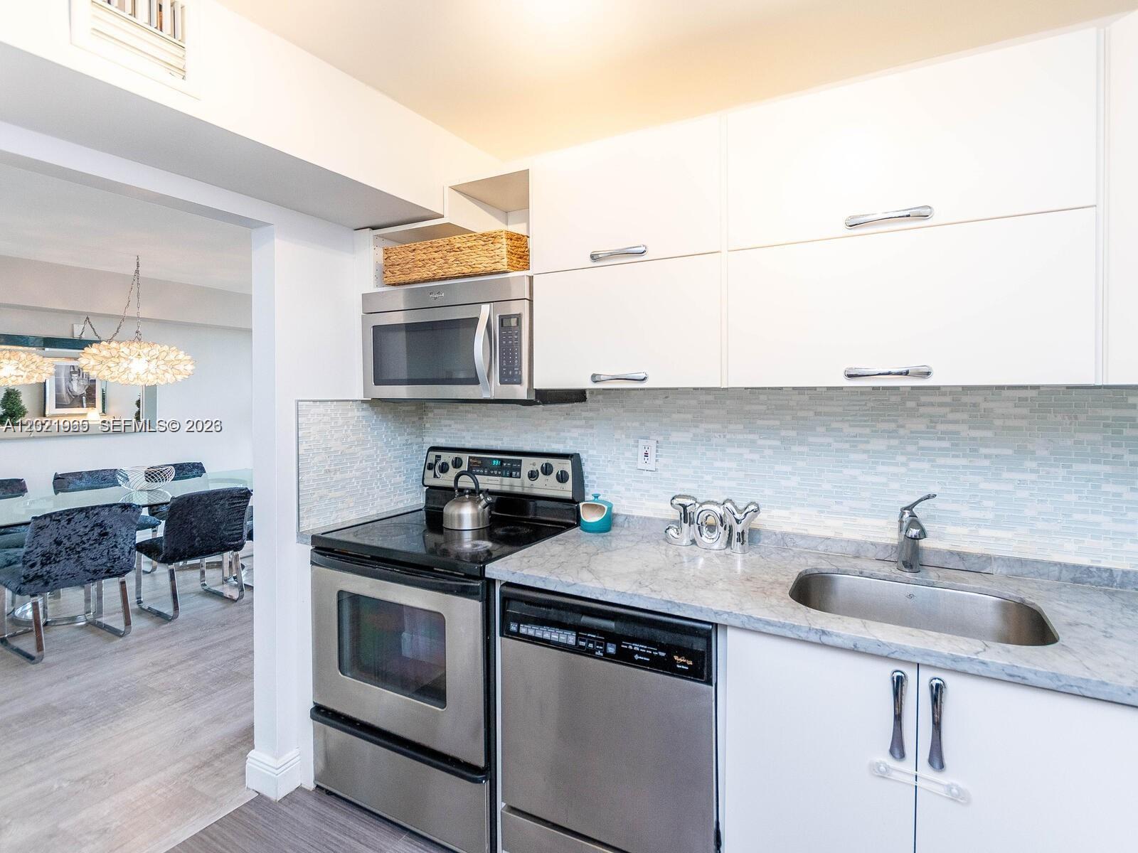 3701 N Country Club Dr #1002, Aventura FL 33180