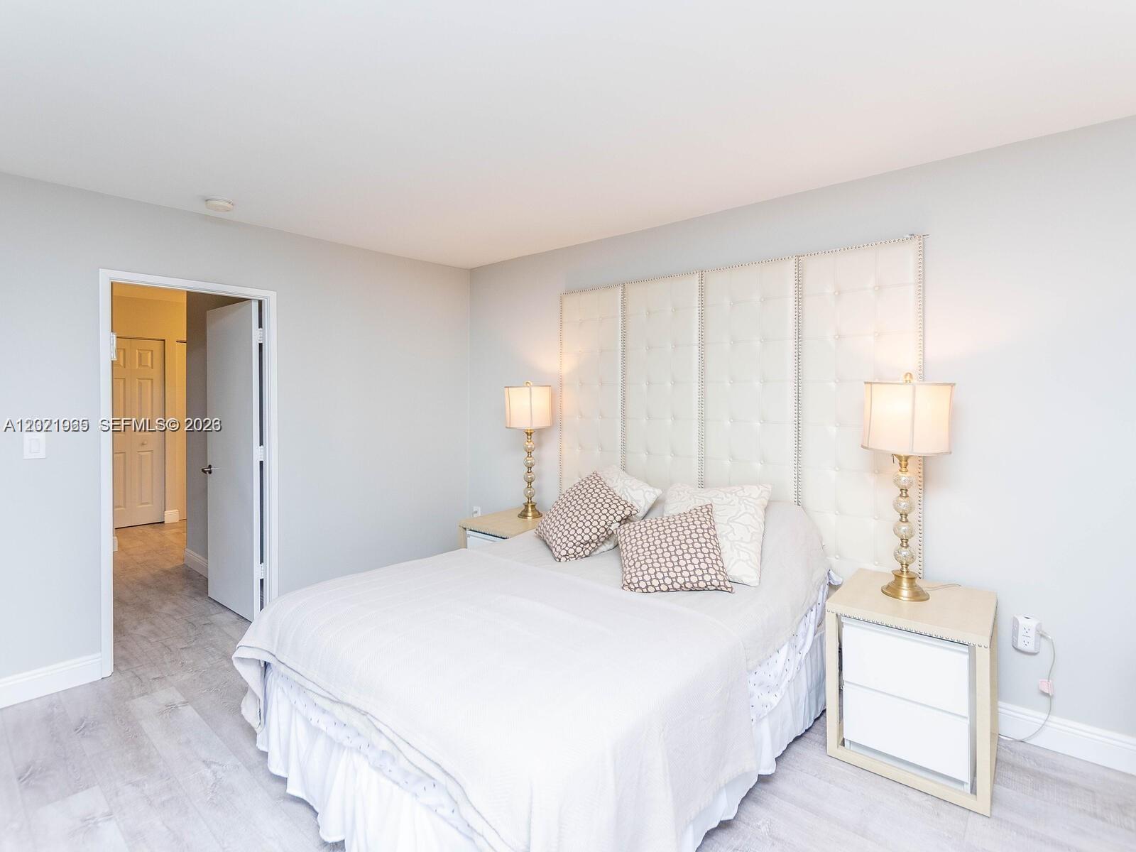 3701 N Country Club Dr #1002, Aventura FL 33180