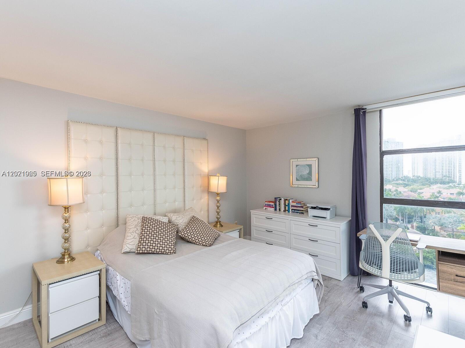3701 N Country Club Dr #1002, Aventura FL 33180