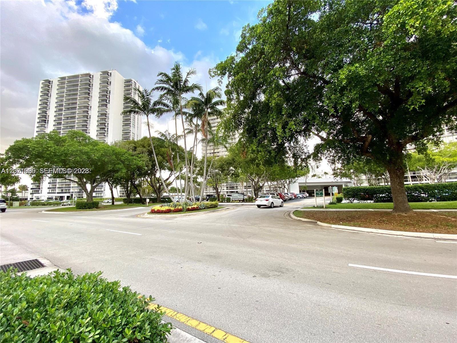 3701 N Country Club Dr #1002, Aventura FL 33180