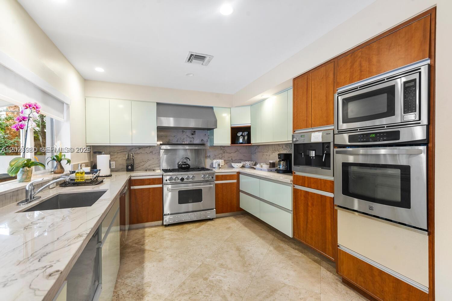 4101 Bayview Dr, Fort Lauderdale FL 33308