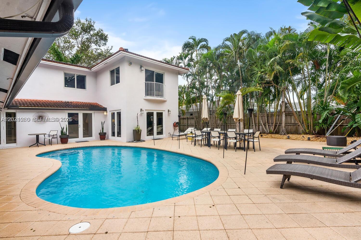 4101 Bayview Dr, Fort Lauderdale FL 33308
