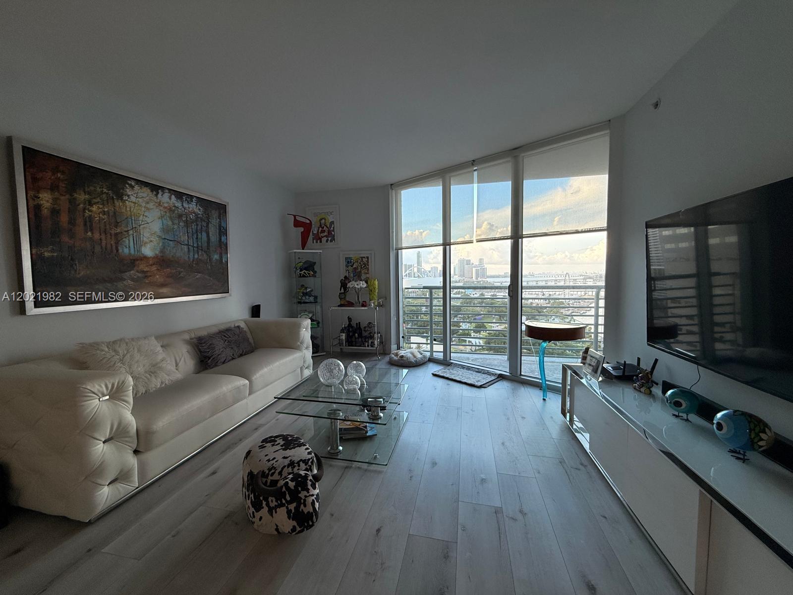 325 S Biscayne Blvd #2024, Miami FL 33131