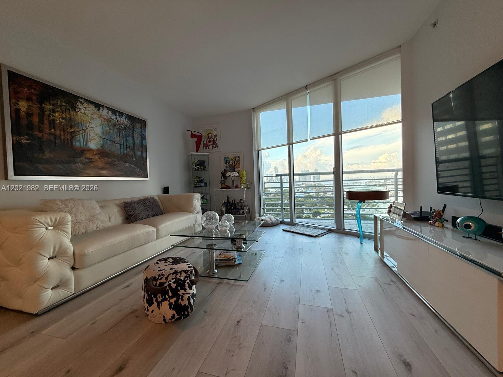 325 S Biscayne Blvd #2024, Miami FL 33131