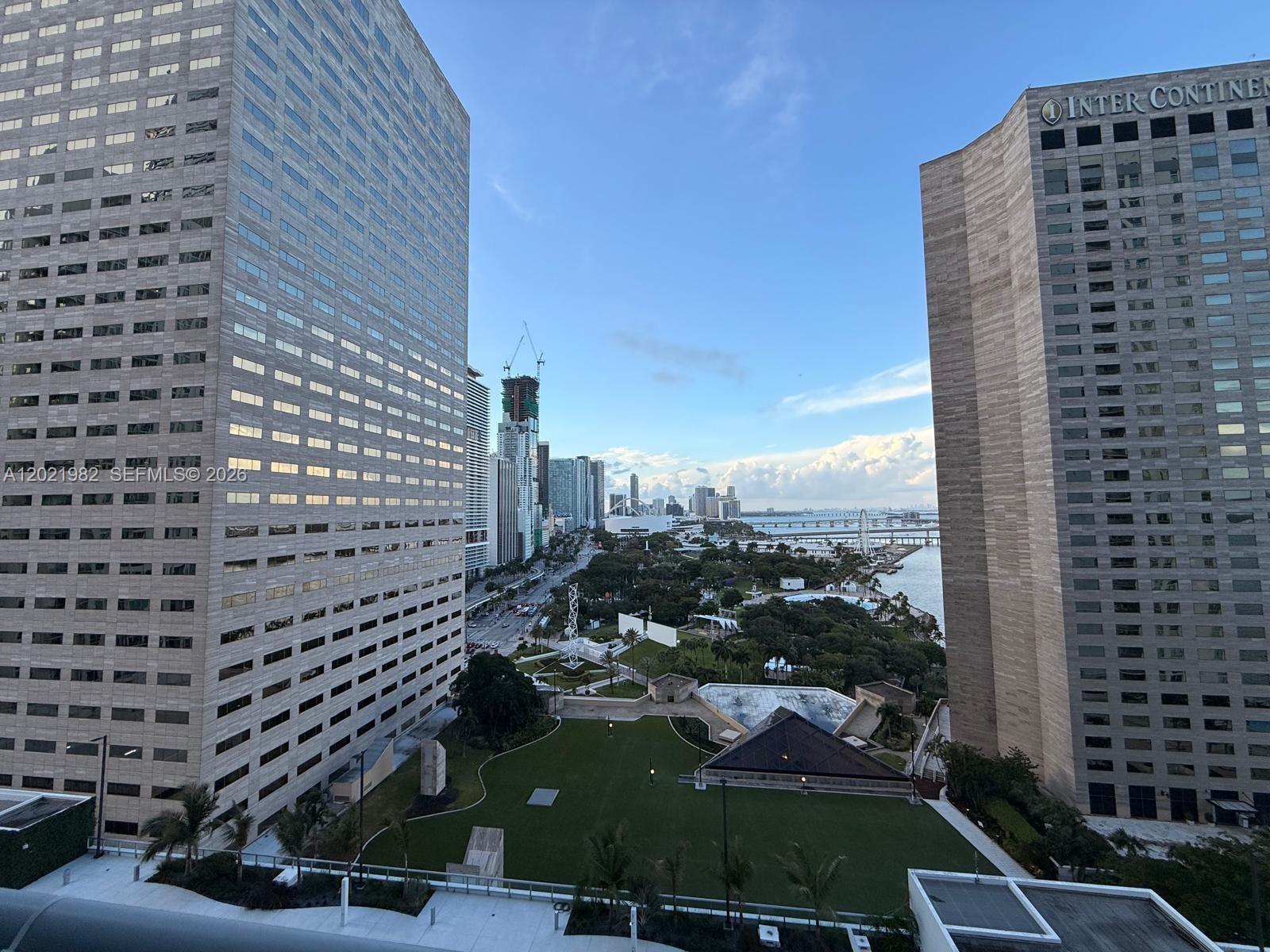 325 S Biscayne Blvd #2024, Miami FL 33131