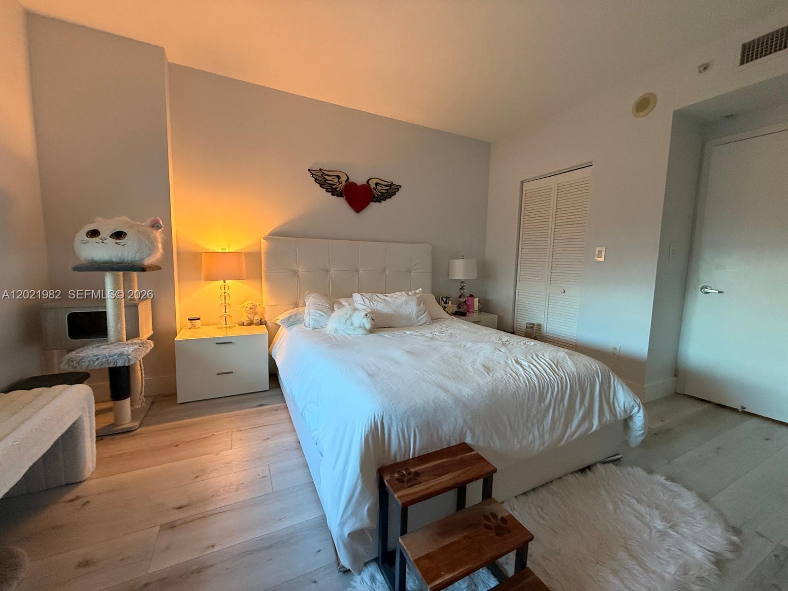 325 S Biscayne Blvd #2024, Miami FL 33131