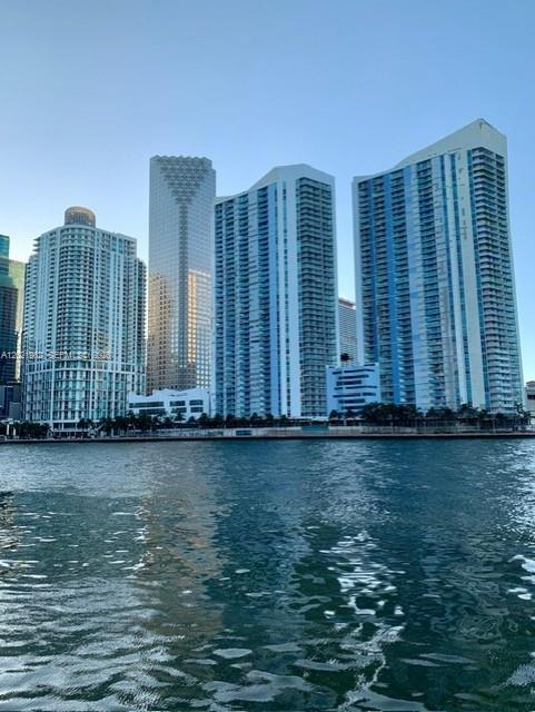 325 S Biscayne Blvd #2024, Miami FL 33131